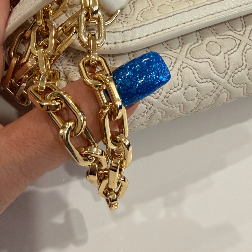 Tory Burch Beige Quilted Clutch with Gold Chain - Picture 3 of 6